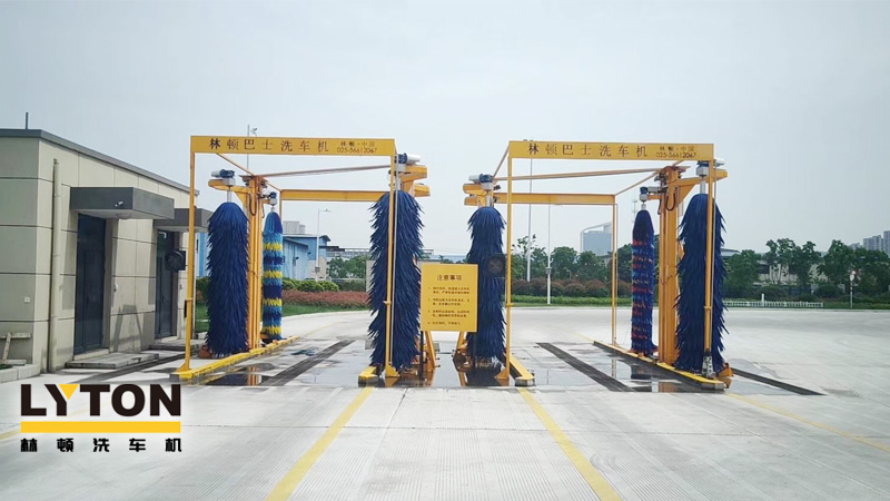 巴士、公交車用電腦洗車機(jī)，采用電腦控制，自動(dòng)化程度高