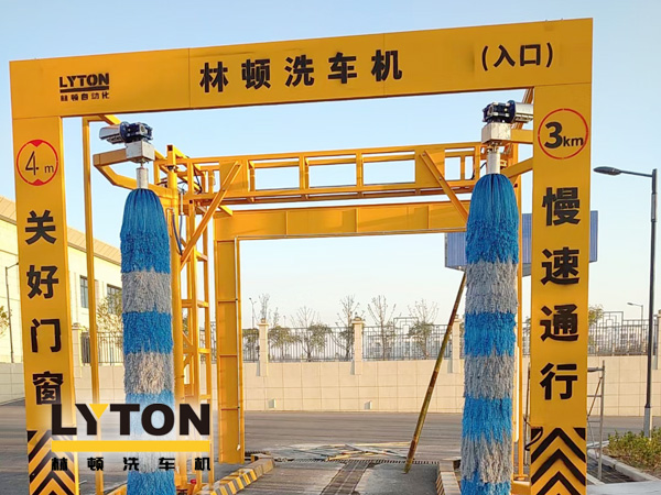 林頓大型通道式巴士全自動(dòng)洗車機(jī)走進(jìn)棗陽!