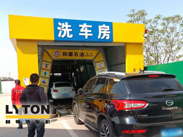 “加油+免費(fèi)洗車(chē)服務(wù)”新型營(yíng)銷(xiāo)組合模式!一臺(tái)電腦全自動(dòng)洗車(chē)機(jī)的威力能有多大?能讓加油站帶來(lái)什么改變?