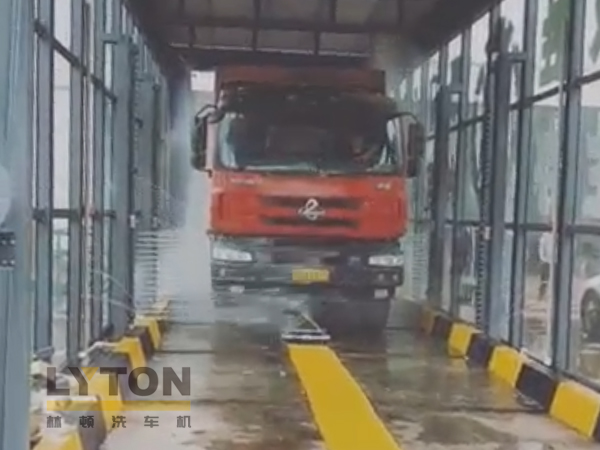 林頓工程定制款洗車設(shè)備、全自動洗車機(jī)作業(yè)視頻!